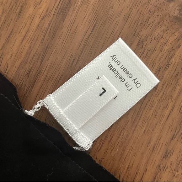 ARE YOU AM I SENNA SILK TOP- BLACK - Picture 3 of 11